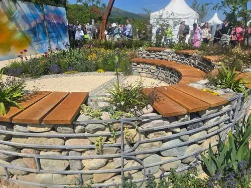 rhs garden bench tops
