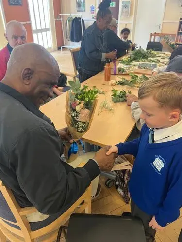 Intergeneration Trip - bouquet making and gifting