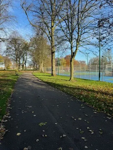 Ashfield Walk Tennis Court